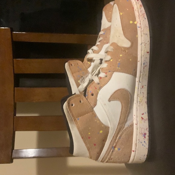 Custom Jordan main image 4